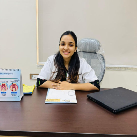 Dr. Sakshi Newatia, Dentist Dr. Sakshi Newatia, Dentist