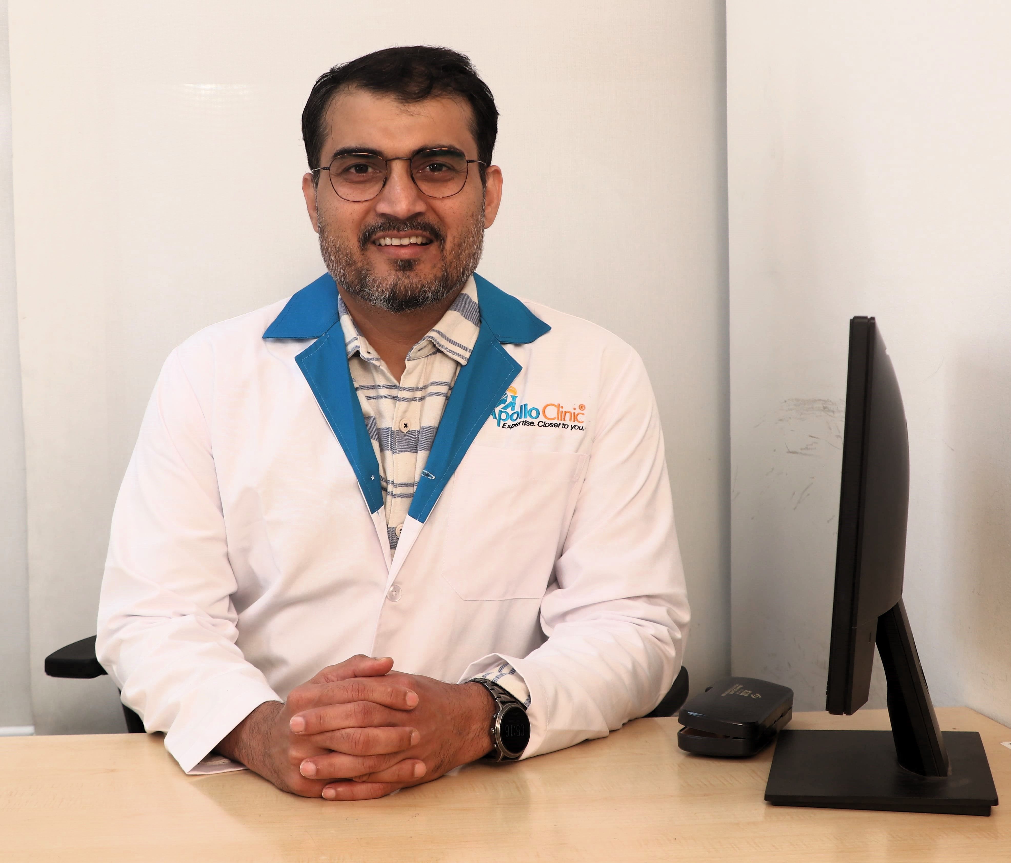 Dr. Deepak Kulkarni, General and Laparoscopic Surgeon Dr. Deepak Kulkarni, General and Laparoscopic Surgeon