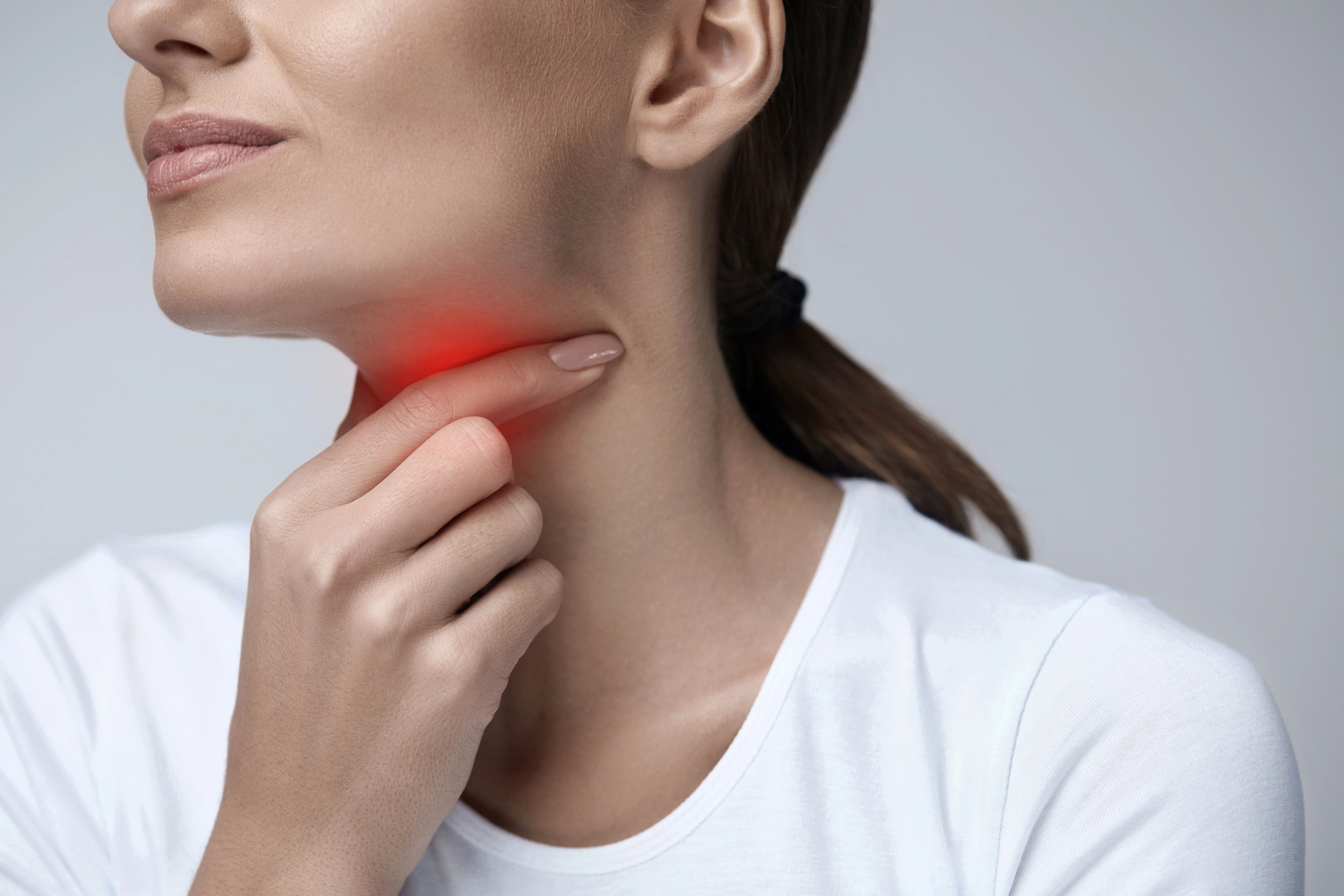 How to Reduce Throat Pain? Effective Remedies and Tips
