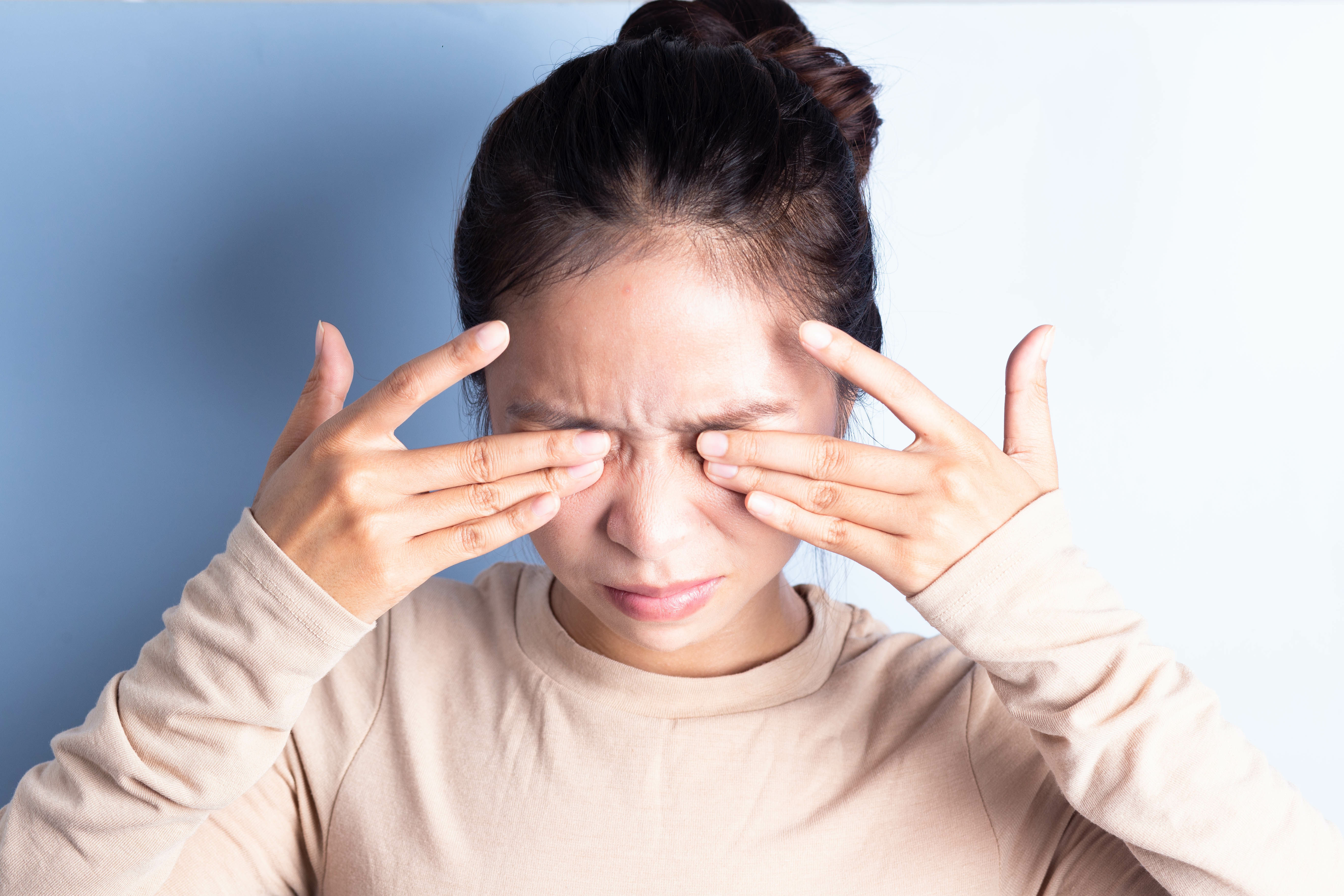 Accidentally Rubbed Eyes 3 Days After Cataract Surgery: Know If It’s a Concern