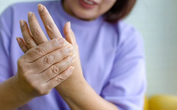 Numb Hands or Feet? Here’s What Tests to Get