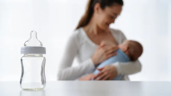 Guide to Breastfeeding And Weaning