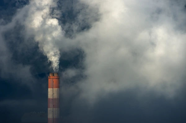 How Air Pollution Irritates Your Eyes: A Complete Protection Guide