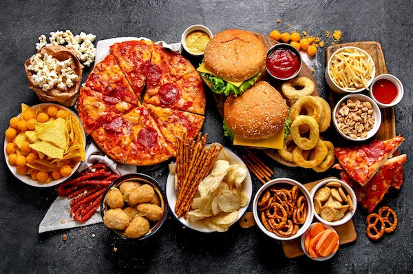 The Ultimate Guide to Junk Food During Pregnancy: Cravings, Risks & Healthy Swaps