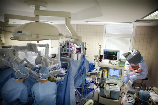 Guide to Know More About Robotic Urology Surgery