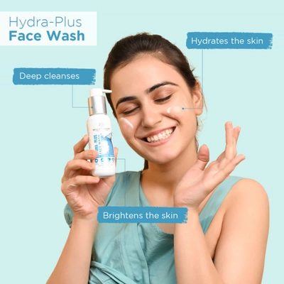 Bella Vita Organic Hydra-Plus Face Wash 100 ml | Snow Mushroom, Moringa Oil, Passion Fruit &amp; Coconut Water | Deep Cleansing | Provides Hydration to Skin | Nourishes &amp; Brightens Skin | For Men &amp; Women | For Normal To Dry Skin, Pack of 1