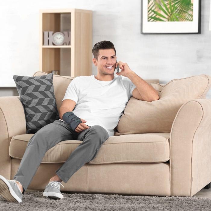 Tynor Elastic Wrist Splint Right Hand Large, 1 Count, Pack of 1 Tynor Elastic Wrist Splint Right Hand Large, 1 Count, Pack of 1