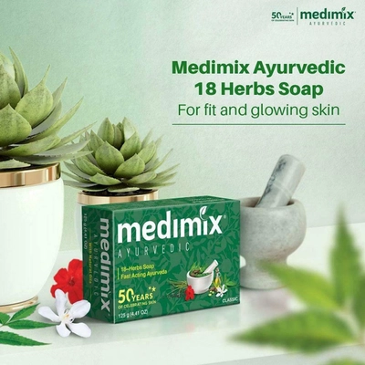 Medimix Classic Ayurvedic Soap 125 gm | With 18 Herbs | Gives Glowing &amp; Blemish Free Skin | For Healthy &amp; Protected Skin, Pack of 1