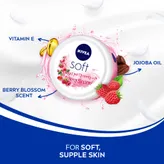 Nivea Soft Berry Blossom Light Moisturiser Cream, 100 ml, Pack of 1
