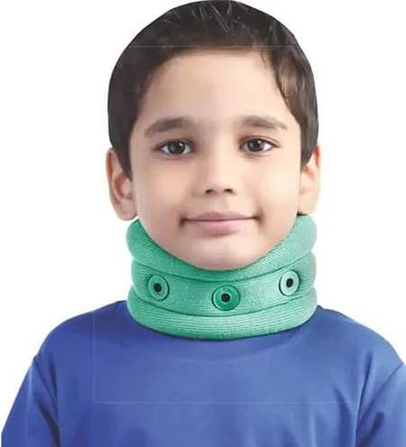 Flamingo Paediatric Cervical Collar Green Medium, 1 Count