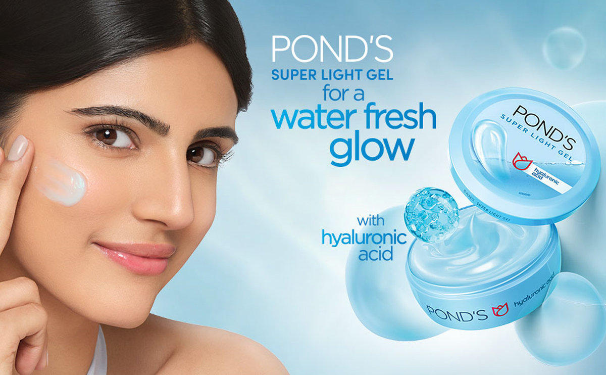 Pond's Hydrated Glow Super Light Gel 100 ml | With Hyaluronic Acid & Vitamin E | For Hydrated Glow | Non Sticky Glow | Non Oily Gel | Moisturises Upto 24 Hrs | For All Season, Pack of 1 Pond's Hydrated Glow Super Light Gel 100 ml | With Hyaluronic Acid & Vitamin E | For Hydrated Glow | Non Sticky Glow | Non Oily Gel | Moisturises Upto 24 Hrs | For All Season, Pack of 1