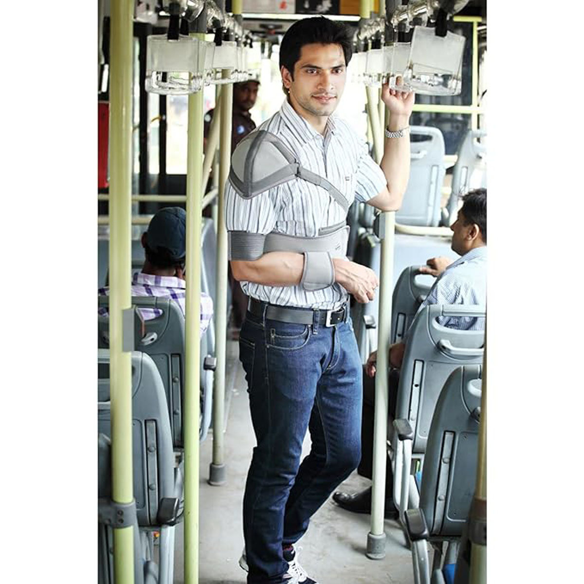 Tynor Elastic Shoulder Immoblizer for Right/Left Shoulder Large, 1 Count, Pack of 1 Tynor Elastic Shoulder Immoblizer for Right/Left Shoulder Large, 1 Count, Pack of 1