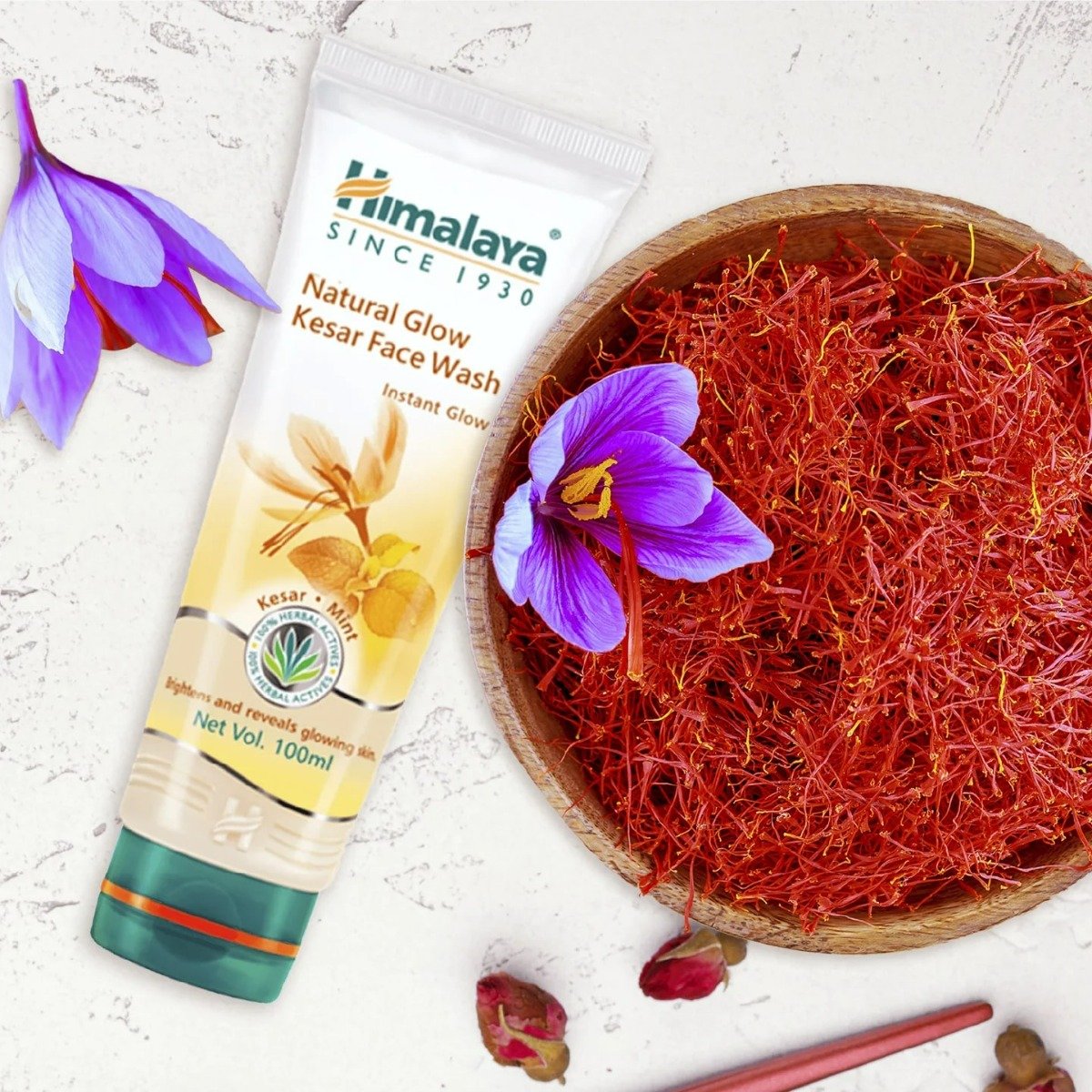 Himalaya Instant Glow Fairness Kesar Face Wash 100 ml | Kesar & Mint | Removes Skin Dullness | For Instant Glowing Skin, Pack of 1 Himalaya Instant Glow Fairness Kesar Face Wash 100 ml | Kesar & Mint | Removes Skin Dullness | For Instant Glowing Skin, Pack of 1