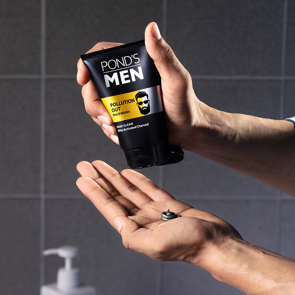 Pond's Men Pollution Out Face Wash 50 gm | With Activated Charcoal | Removes Pollutant & Dirt | Deeply Cleanses Skin | For Men Only, Pack of 1 Pond's Men Pollution Out Face Wash 50 gm | With Activated Charcoal | Removes Pollutant & Dirt | Deeply Cleanses Skin | For Men Only, Pack of 1