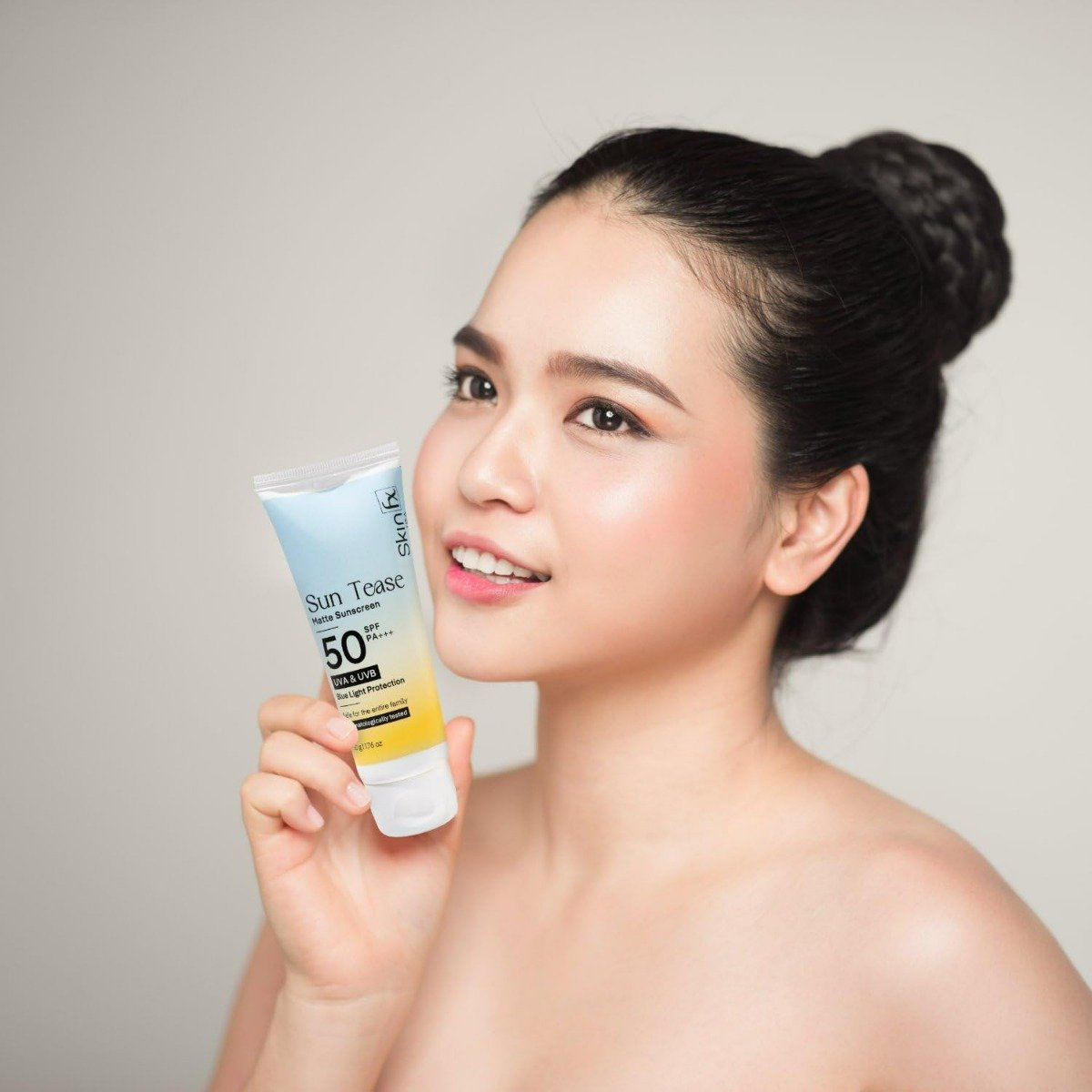 Skinfx Sun Tease Matte SPF 50 PA +++ Matte Sunscreen, 50 gm, Pack of 1 Skinfx Sun Tease Matte SPF 50 PA +++ Matte Sunscreen, 50 gm, Pack of 1