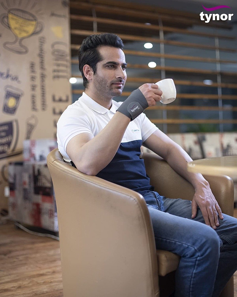 Tynor Wrist Brace with Thumb for Right/Left Wrists Universal, 1 Count, Pack of 1 Tynor Wrist Brace with Thumb for Right/Left Wrists Universal, 1 Count, Pack of 1