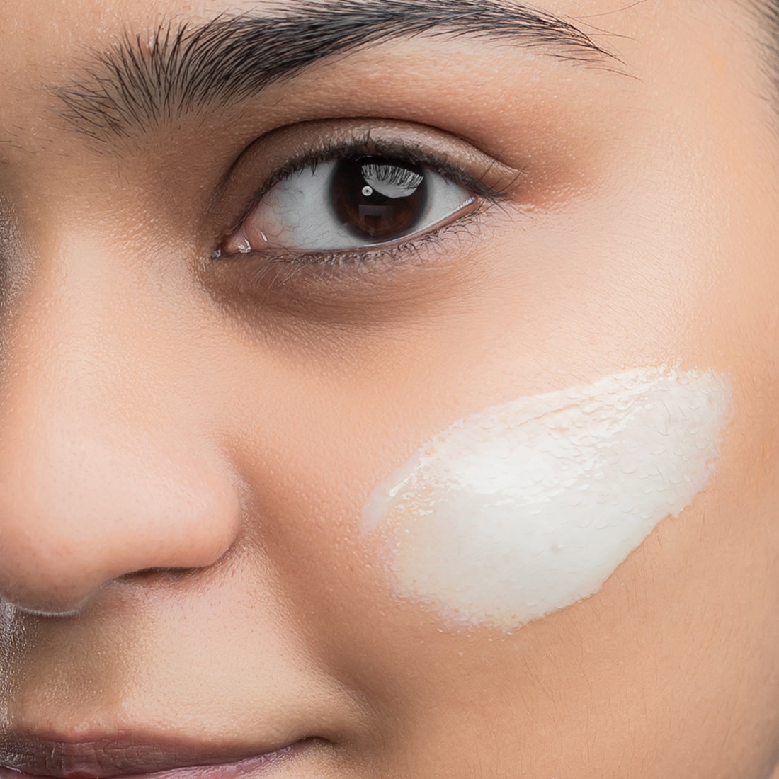 Mcaffeine Naked & Raw Latte Coffee Moisturizer 50 ml | Coffee with Shea Butter, Ceramide & Almond Milk | Deeply Moisturises Skin Upto 48 Hrs | Hydrates & Nourishes Dry Skin | Non Sticky Formula | For All Skin Type, Pack of 1 Mcaffeine Naked & Raw Latte Coffee Moisturizer 50 ml | Coffee with Shea Butter, Ceramide & Almond Milk | Deeply Moisturises Skin Upto 48 Hrs | Hydrates & Nourishes Dry Skin | Non Sticky Formula | For All Skin Type, Pack of 1