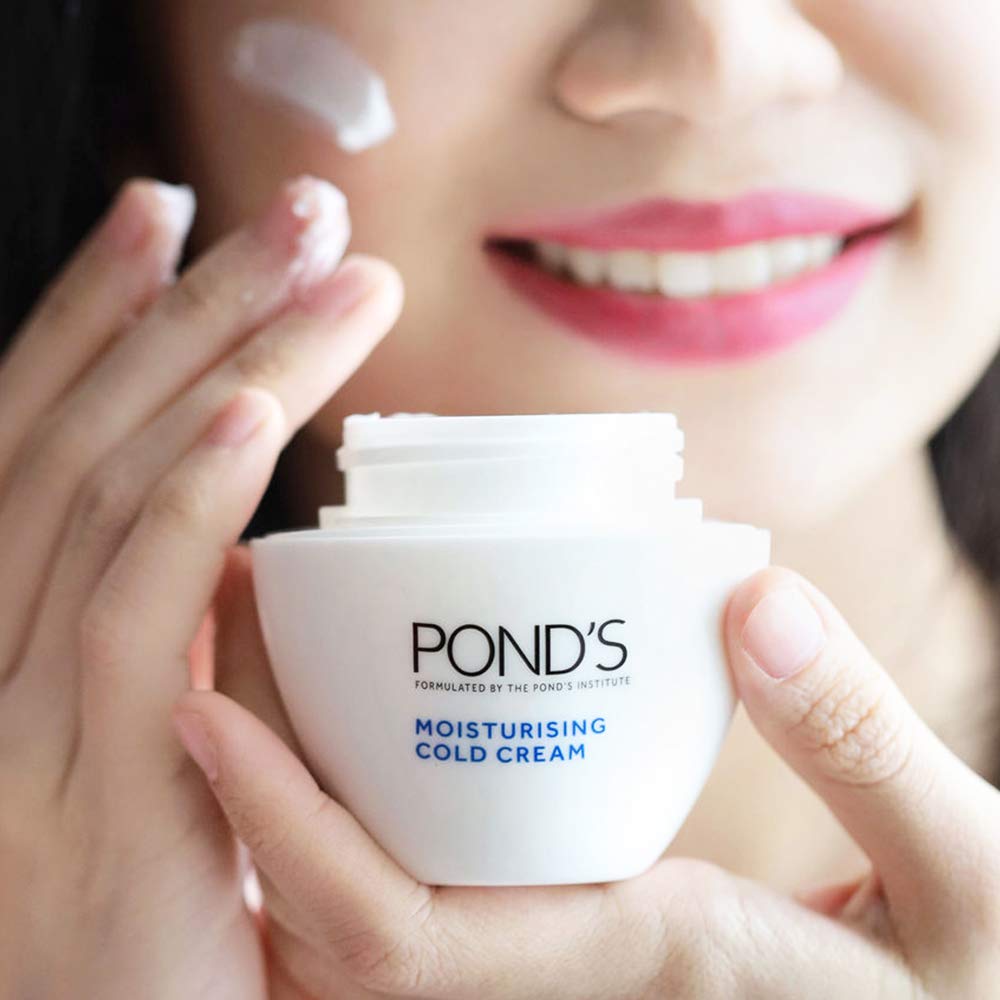 Pond's Moisturising Cold Cream 55 ml | With 10 Skin Nutrients & Moisturizers | Nourishes, Moisturises & Protects Skin | For Soft Glowing Skin In Winter, Pack of 1 Pond's Moisturising Cold Cream 55 ml | With 10 Skin Nutrients & Moisturizers | Nourishes, Moisturises & Protects Skin | For Soft Glowing Skin In Winter, Pack of 1