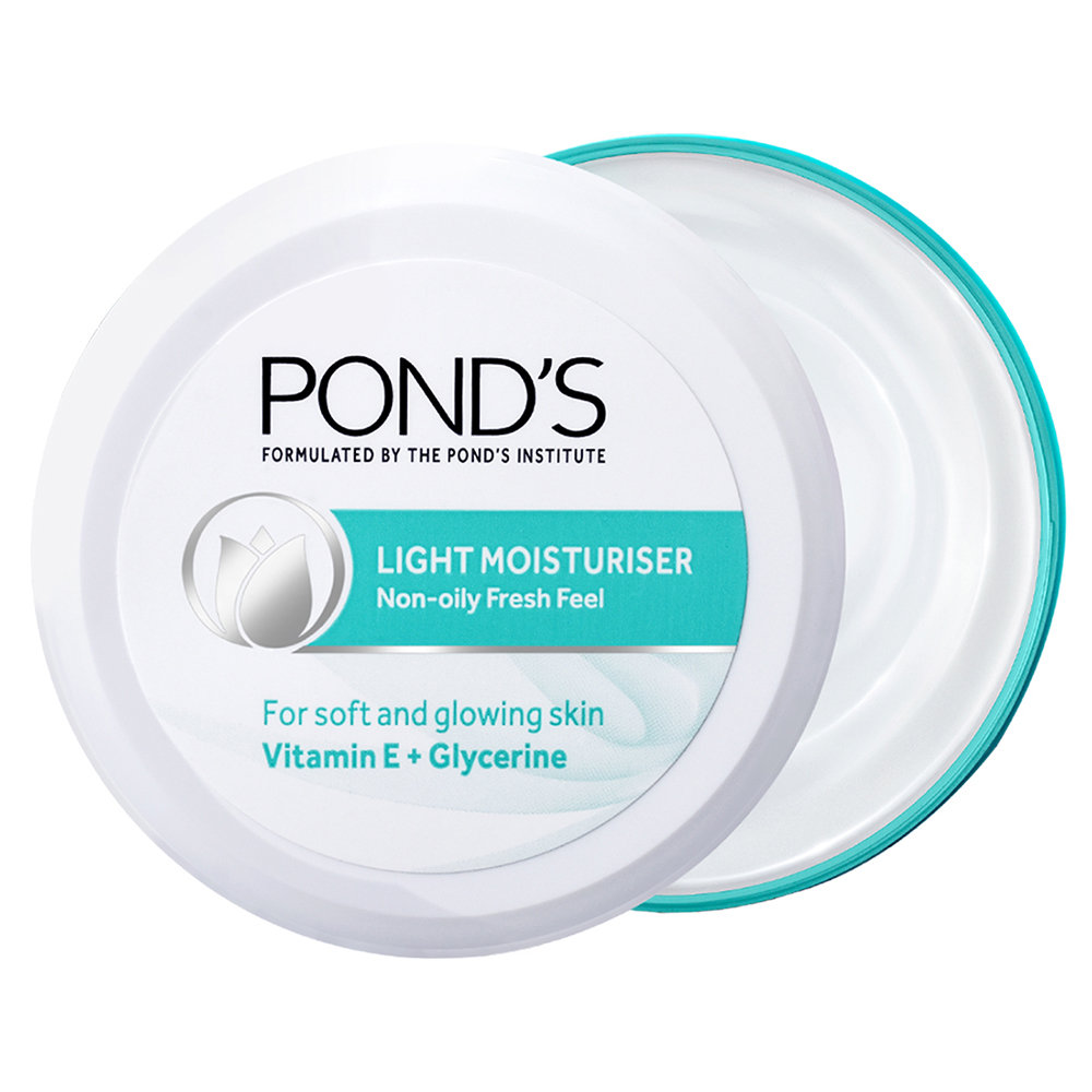 Pond's Light Moisturiser 100 ml | With Vitamin E & Glycerin | For Soft Glowing Skin | Non Oily & Non Sticky Finish | Lightweight Formula | Suitable For All Season, Pack of 1 Pond's Light Moisturiser 100 ml | With Vitamin E & Glycerin | For Soft Glowing Skin | Non Oily & Non Sticky Finish | Lightweight Formula | Suitable For All Season, Pack of 1